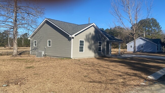 Building Photo - 3887 Golden Key Rd