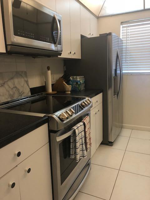 Building Photo - 3101 S Ocean Blvd