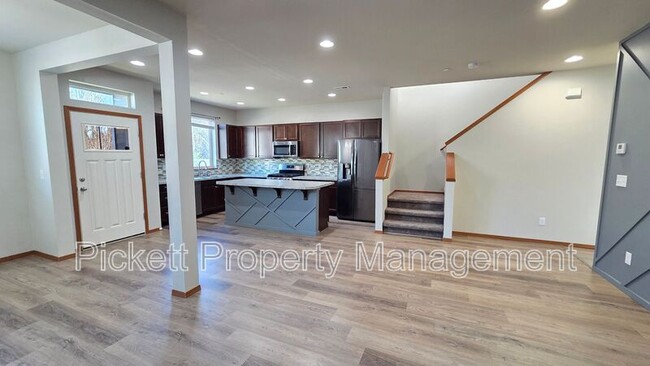 Building Photo - 2523 Filbert Ave