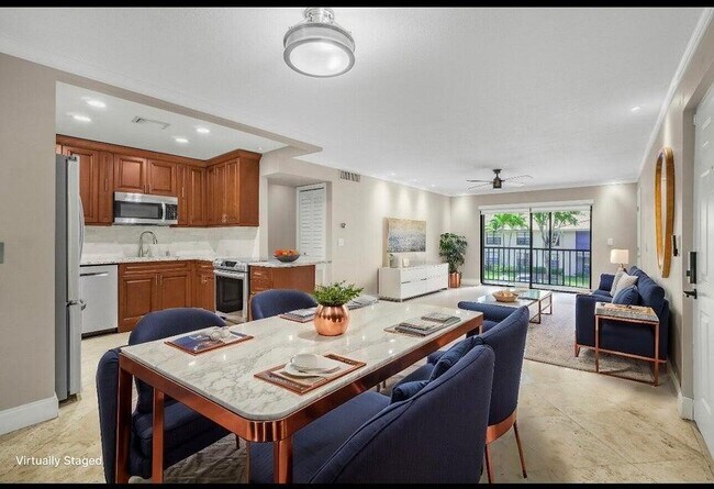 Building Photo - 9930 Pineapple Tree Dr