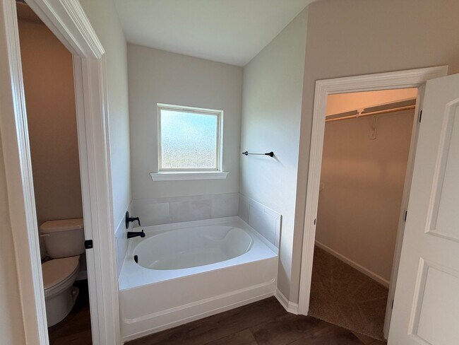 Building Photo - 302 Babineaux Ln