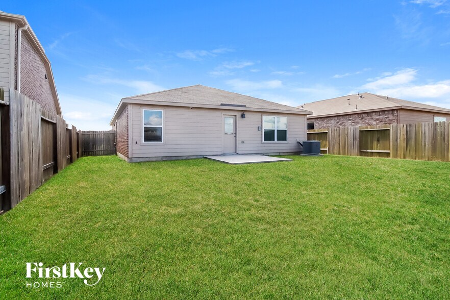 Building Photo - 2321 Nautica Terrace