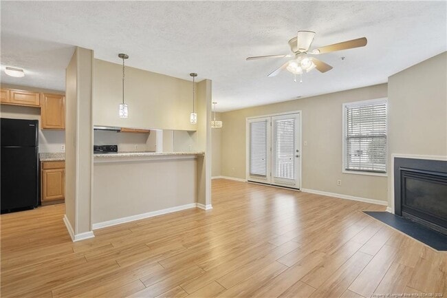 Building Photo - 283 Waterdown Dr