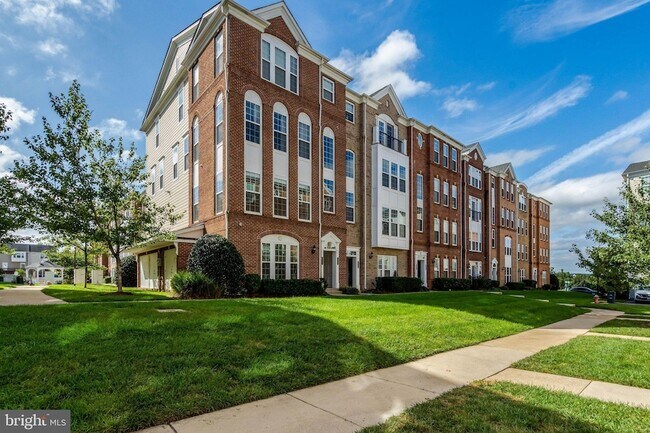 Building Photo - 42790 Lauder Terrace