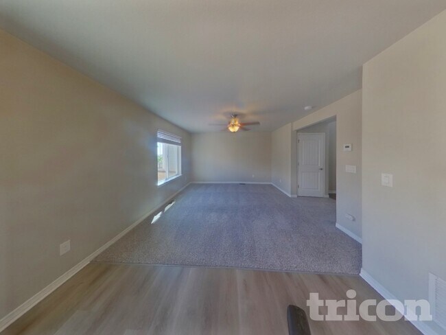 Building Photo - 10865 Aliso Dr