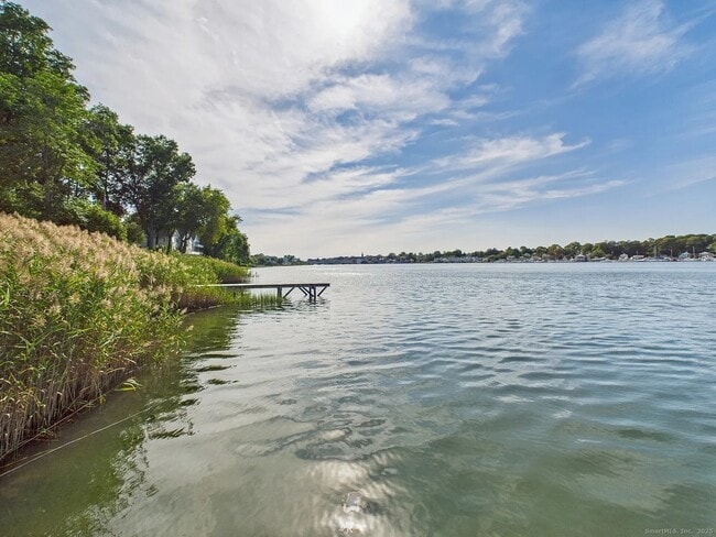 Building Photo - 904 Quinnipiac Ave