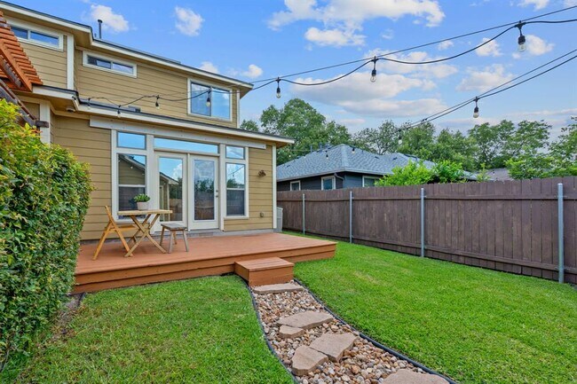 Building Photo - 5412 Grover Ave