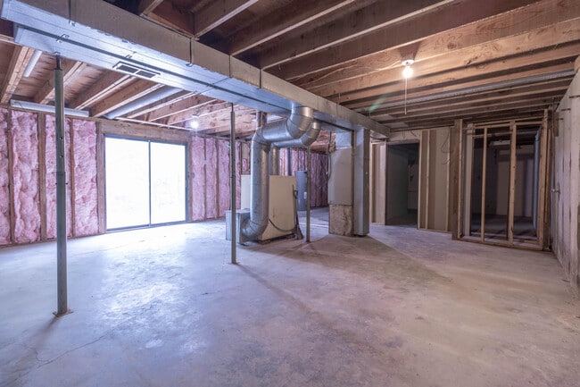 Building Photo - 5714 N Maple Ct