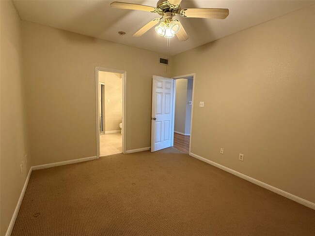 Building Photo - 1330 Old Spanish Trl