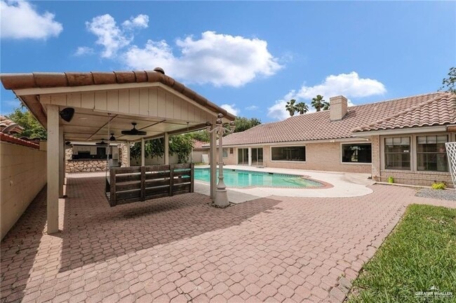 Building Photo - 9812 Las-Palmas Dr