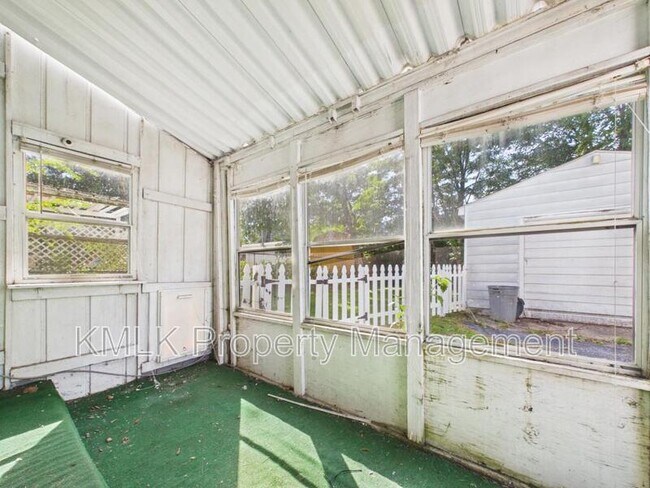 Building Photo - 1274 Collinwood Ave