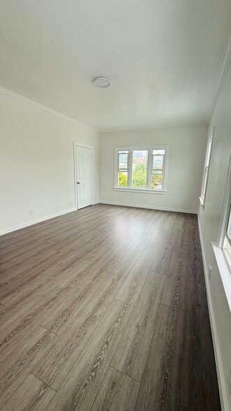 Living Room - 4760 1/2 Lexington Ave