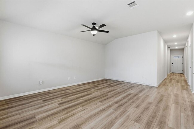 Building Photo - 2807 Rustic Hills Dr