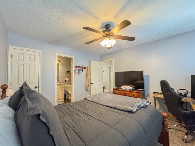 Building Photo - 112 Tuscany Trail