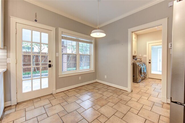 Building Photo - 607 Barkers Cove