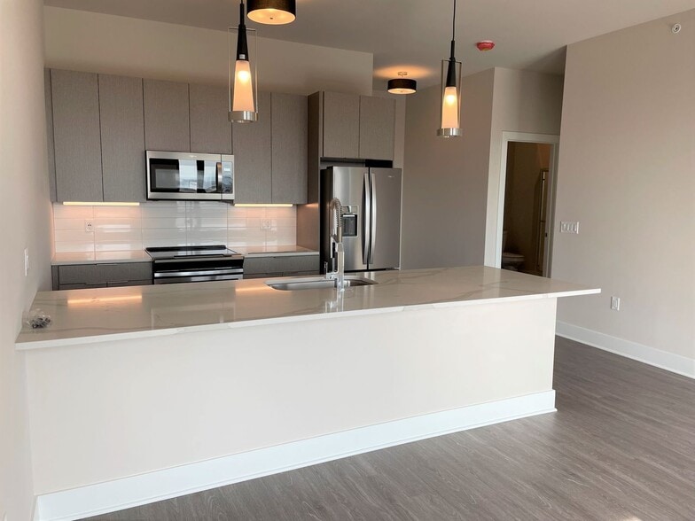 Interior Photo - 321 Jefferson