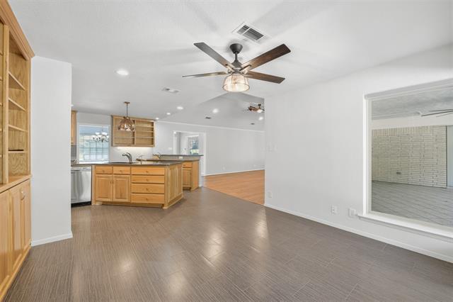 Building Photo - 6117 Lantana Ln