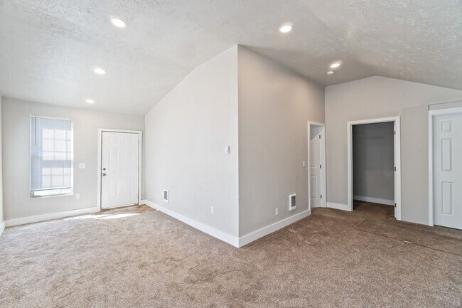 Building Photo - 2229 E Boone Ave