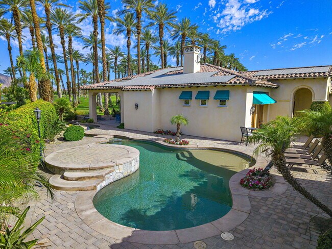 Building Photo - 56985 Village Dr