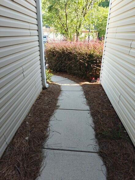 Front Walk - 2280 Baker Station Dr