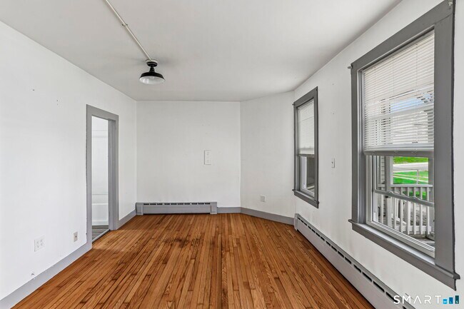 Building Photo - 63 Reynolds St