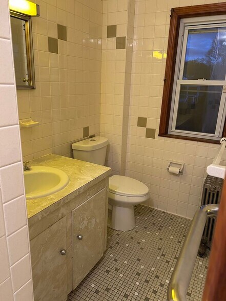 Building Photo - 24 Roper St