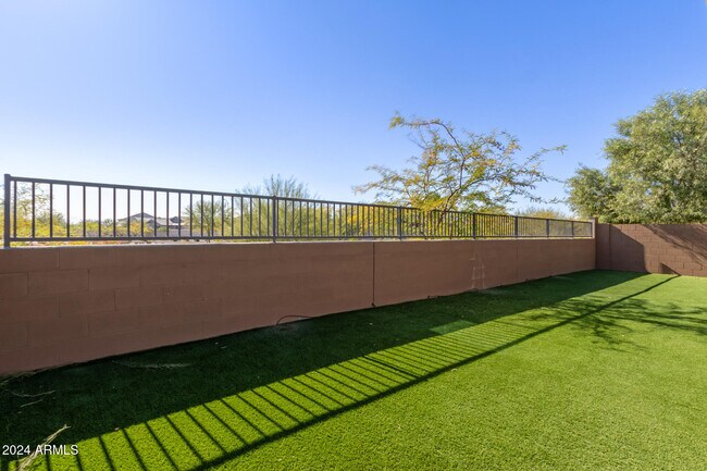 Building Photo - 8911 W Solano Dr