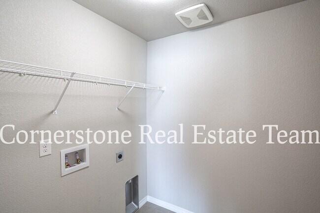 Building Photo - 10758 Saco Dr