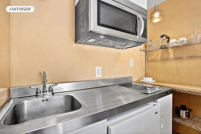 Building Photo - 360 President St