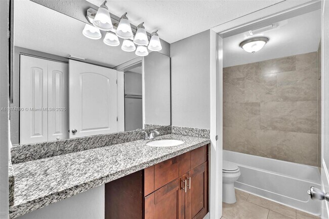 Building Photo - 2890 N Oakland Forest Dr