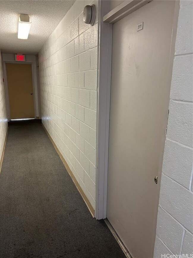 Building Photo - Studio. Parking. AC