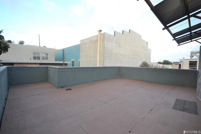 Building Photo - 120 Leland Ave