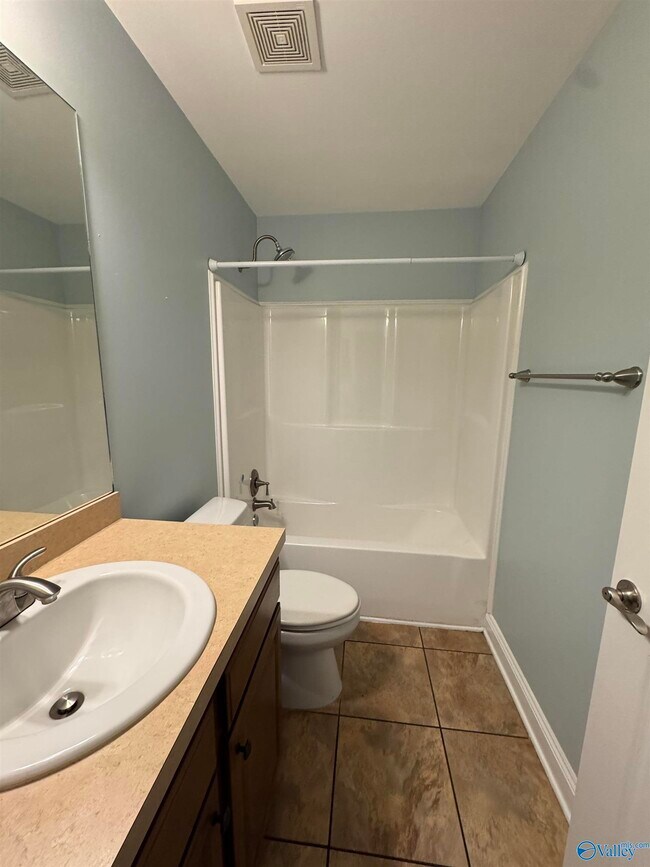 Building Photo - 212 Grantham Cir