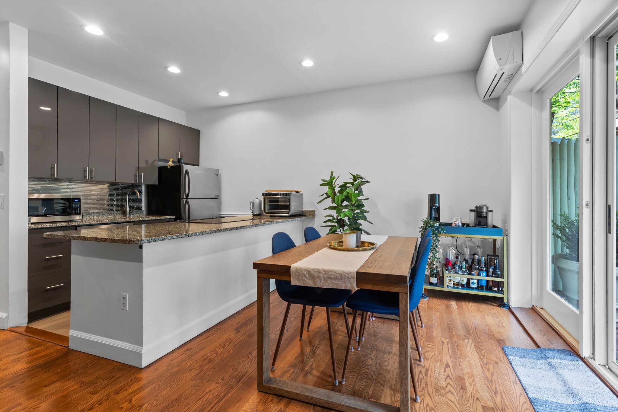 Building Photo - 113 Chandler St