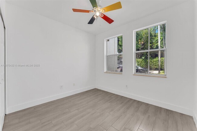 Building Photo - 3907 SW 155th Ave