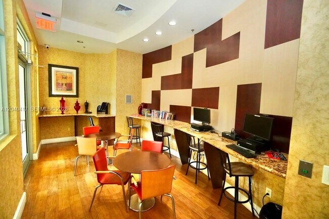 Building Photo - 1830 Radius Dr