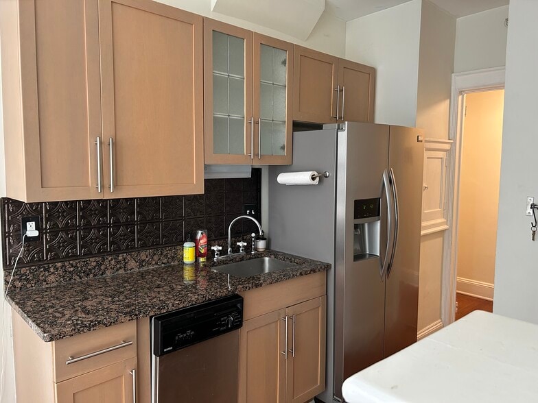 Building Photo - 61 16th St NE