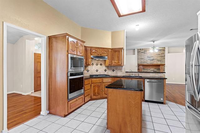 Building Photo - 428 Lakedale Dr