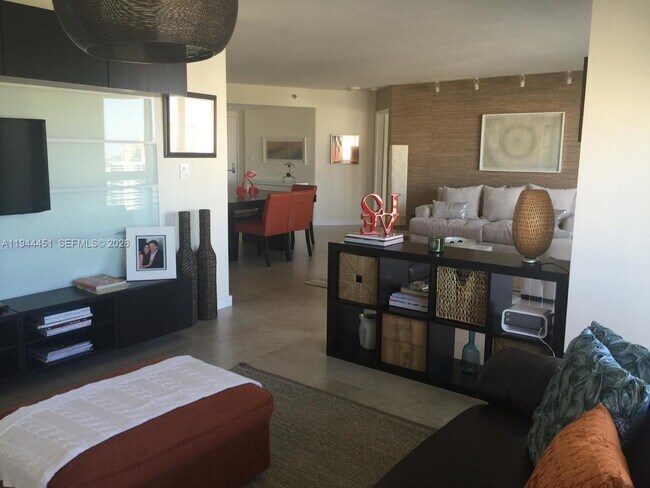 Building Photo - 19101 NE 36th Pl