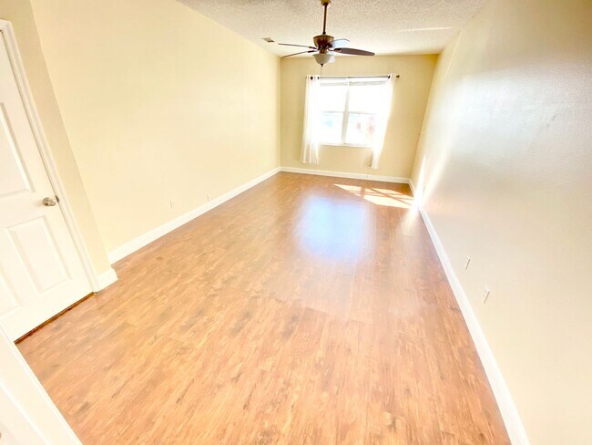 Building Photo - 729 Tuten Trail