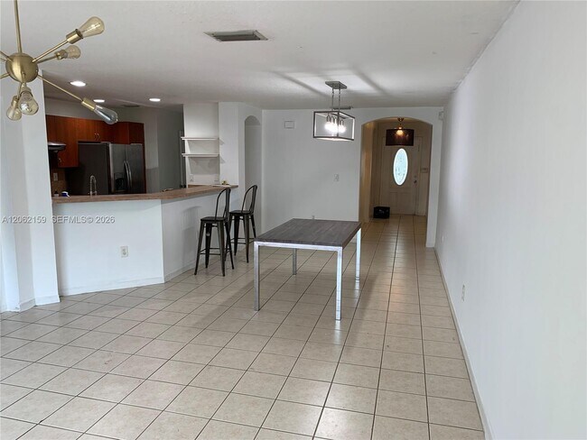 Building Photo - 4805 SW 163rd Pl