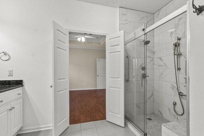 Building Photo - Cozy 3 Bed 2 Bath Available January 2026!