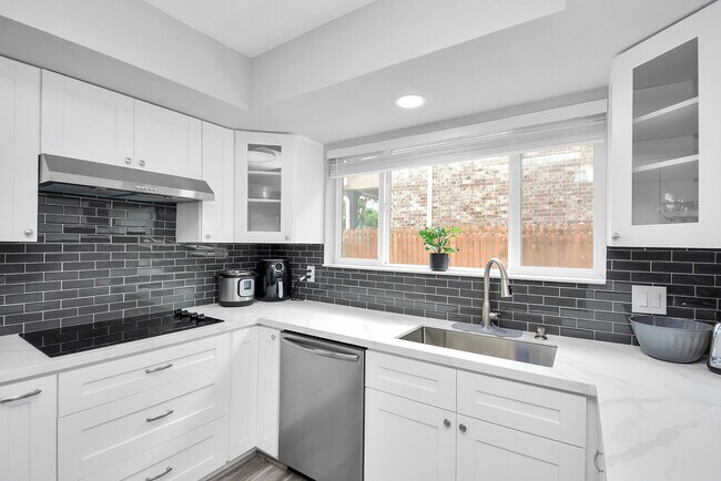 Building Photo - 12710 Barryknoll Ln