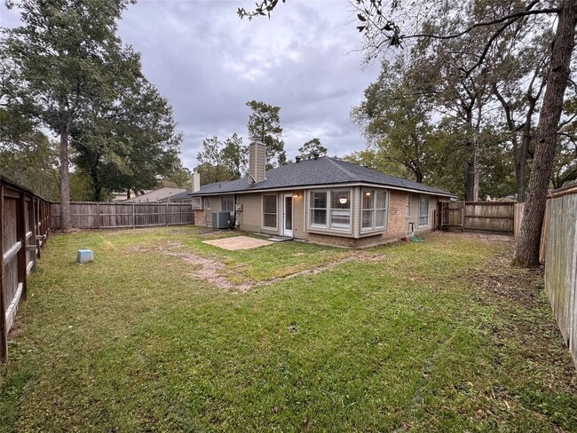 Building Photo - 2827 Parkwood Manor Dr