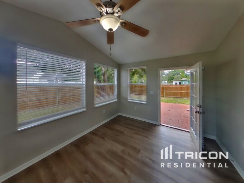 Building Photo - 13410 Maureen Ave