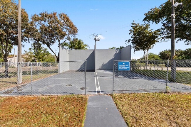 Building Photo - 1133 Benoist Farms Rd