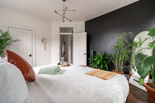 Building Photo - 241 W Water St