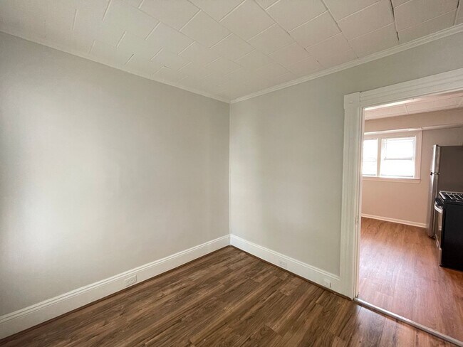 Building Photo - 39 Ashland St