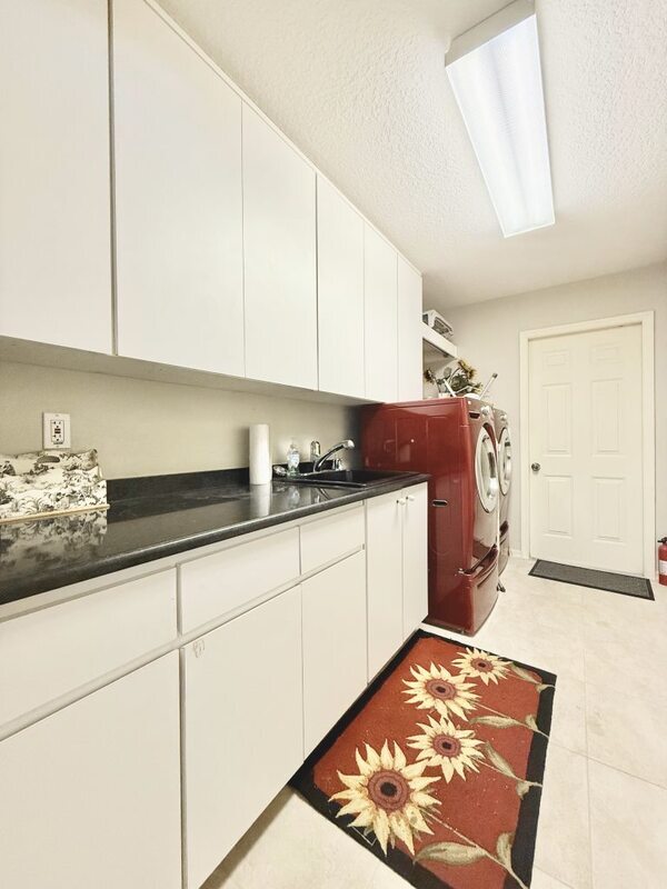 Building Photo - 8724 Ashbury Dr