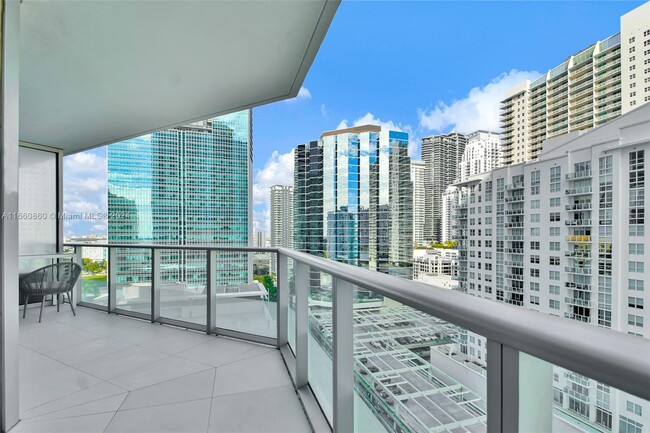 Building Photo - 1300 Brickell Bay Dr